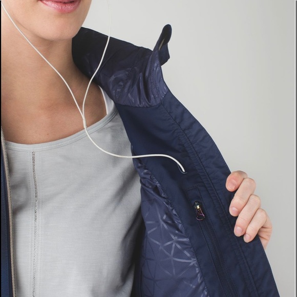 Lululemon Fo Drizzle Jacket - Picture 10 of 10